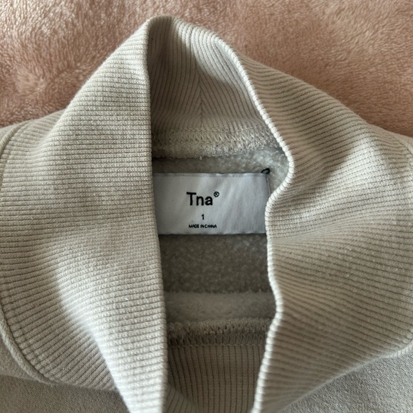 aritizia light grey crewneck sweater - Picture 2 of 2